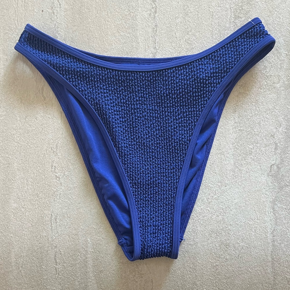 {Abercrombie & Fitch} Brand New Mid Rise High Leg Bikini Bottoms